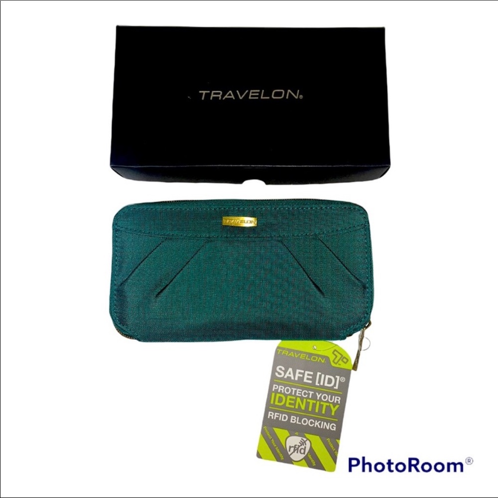 Travelon Blue Wallet